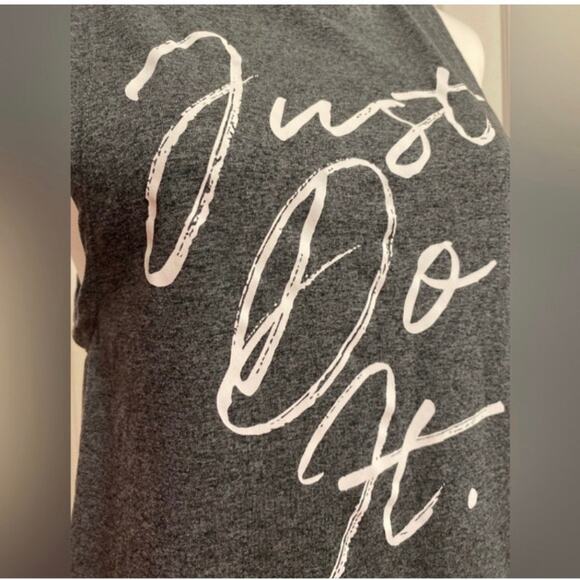 Nike Women's Gray Sleeveless Tank Top Size XS Workout Athletic Leisure - Picture 5 of 8